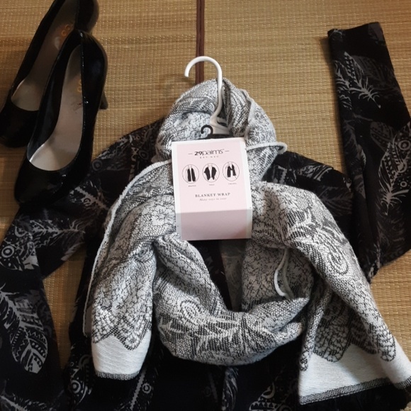 Accessories - Absolutely beautiful blanket wrap scarf